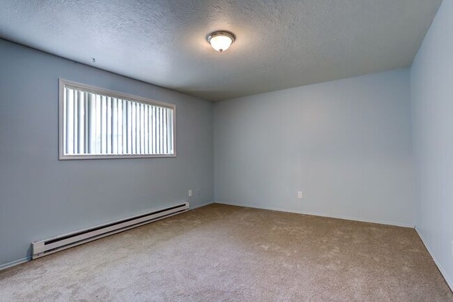 Building Photo - 2 bedroom with washer and dryer!! Pets OK!...