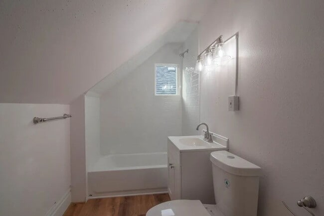 Building Photo - Newly updated 1 Bedroom 1 Bath Studio Styl...