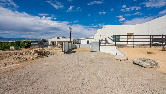 Building Photo - 67670 Buckboard Ln