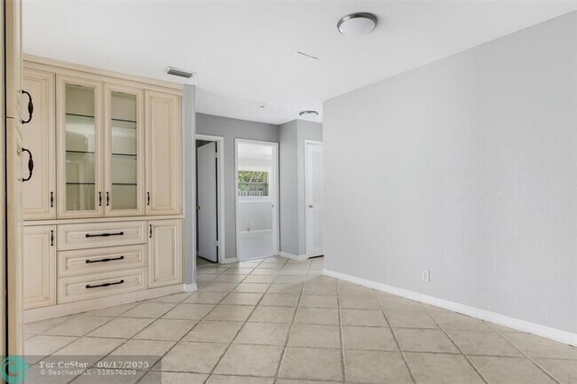 Building Photo - 10291 Eastport Ct
