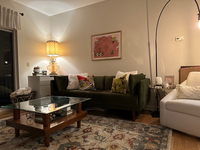 Building Photo - 817 Flynn St