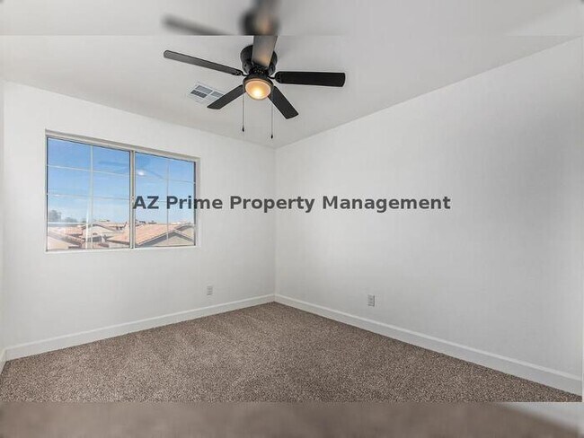 Building Photo - 4233 E Raven Rd