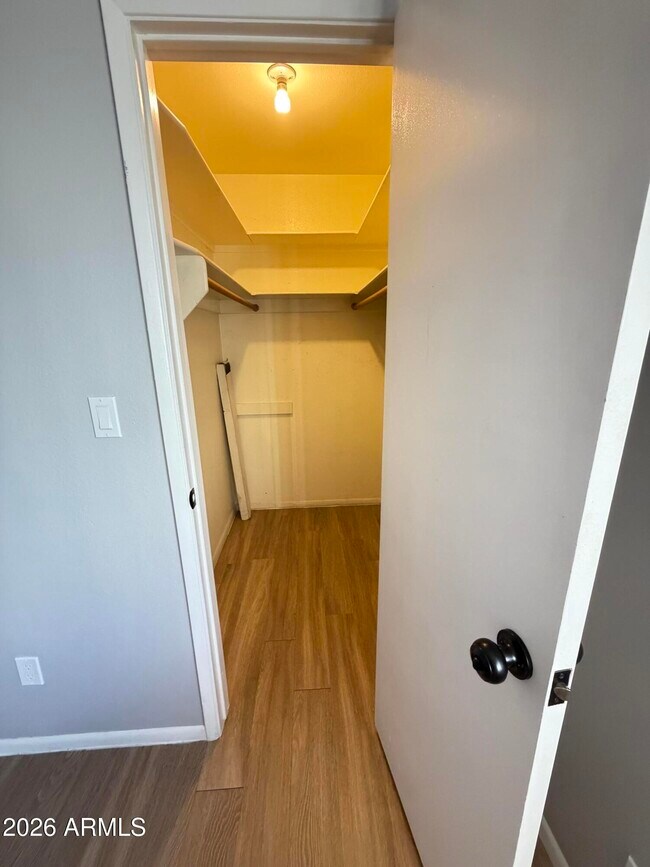 Building Photo - 114 S Lesueur