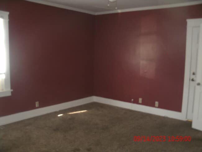 Building Photo - 1056 E 1st St