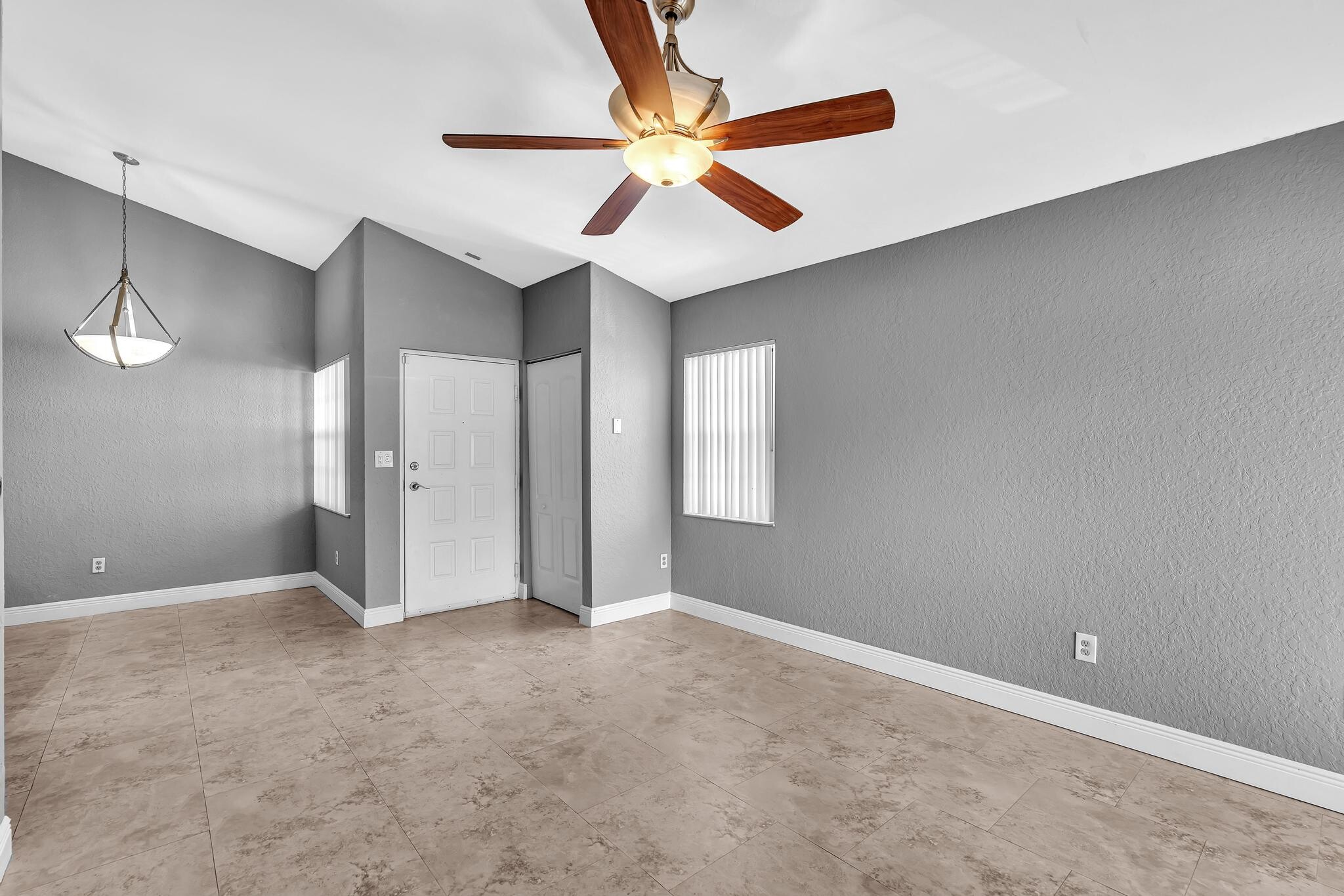 Building Photo - 2881 N Oakland Forest Dr