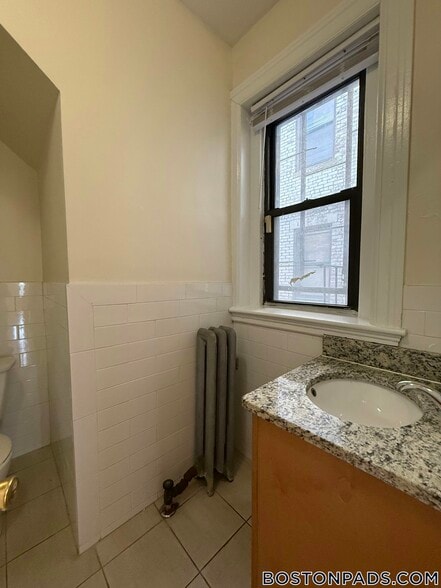 Building Photo - 441 Cambridge St