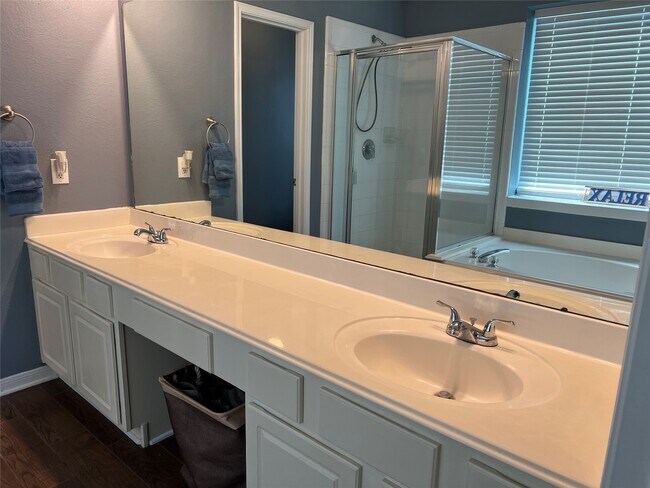 Building Photo - 14526 Grove Estates Ln