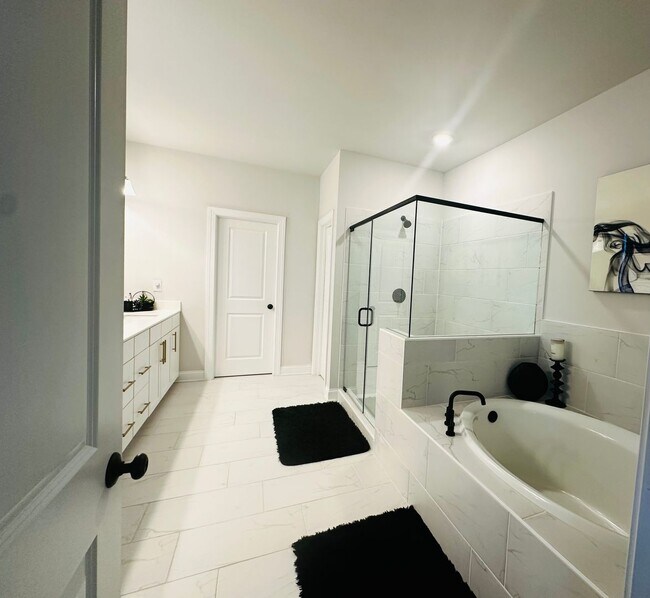 Building Photo - 603 Skye Ct