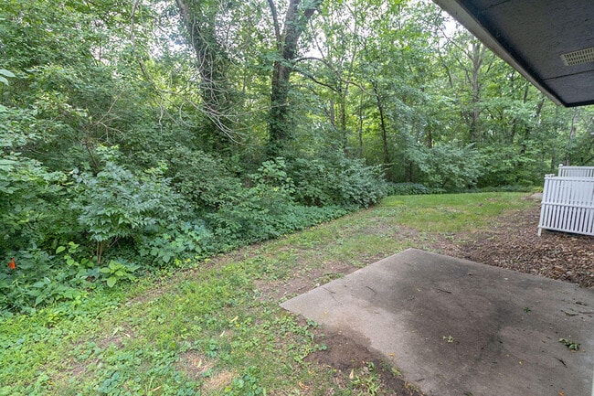 Building Photo - 4620 W Bainbridge Dr