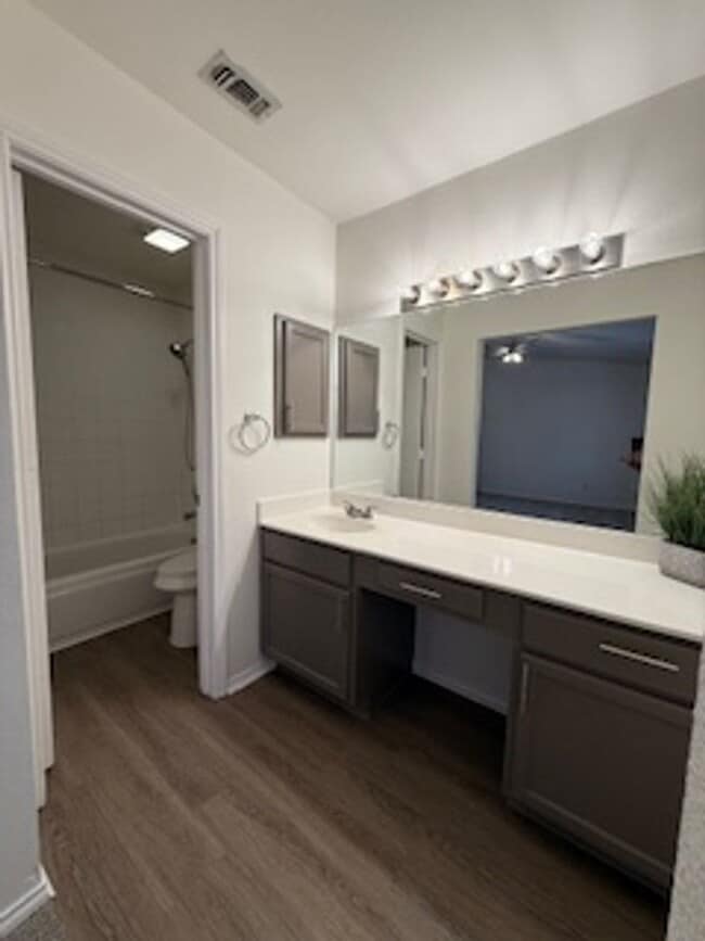 Building Photo - Gated Community Near Medical Center