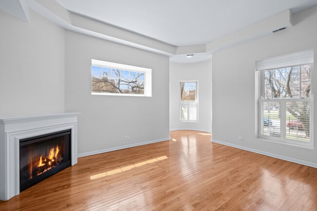 Building Photo - 4545 S Drexel Blvd