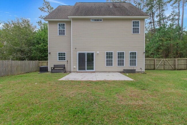 Building Photo - Three Story with Media Room!