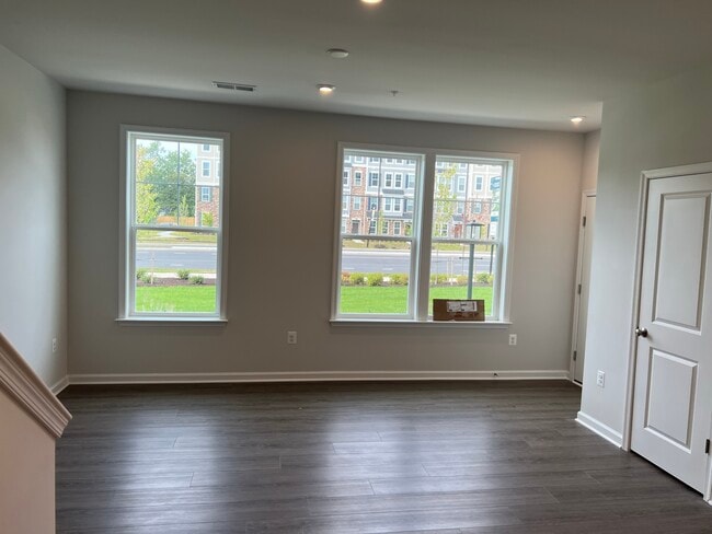 Building Photo - 9279 Magellan Pkwy