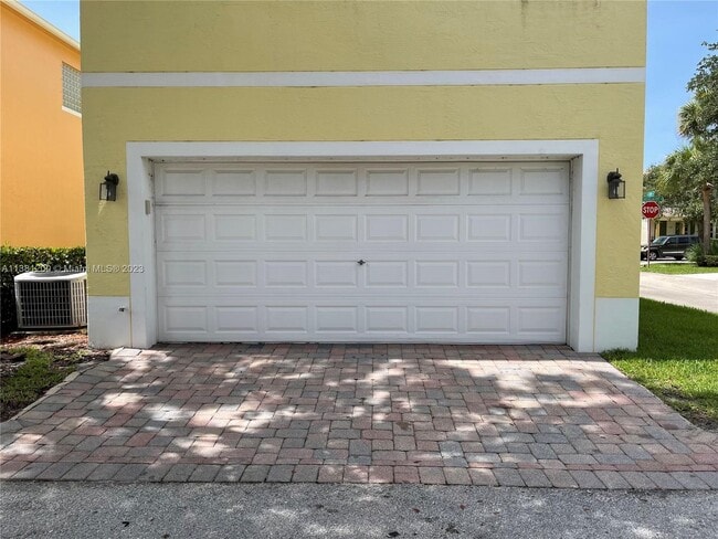 Building Photo - 2155 SE Casselberry Dr