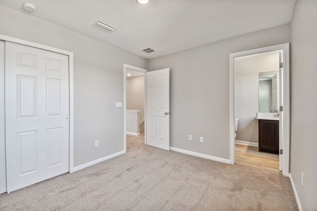 Building Photo - 9798 Fiddleback Ln