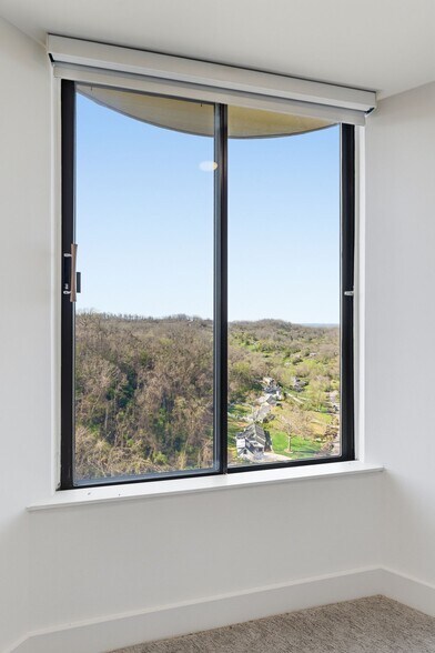 Building Photo - 6666 Brookmont Ter