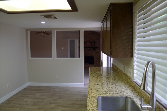 Building Photo - 14223 Whitecross Dr