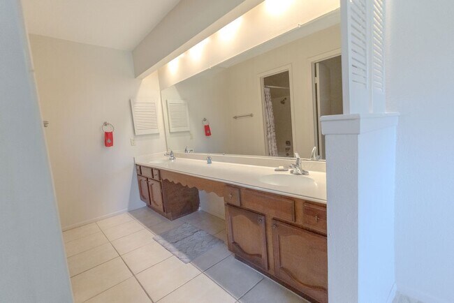 Building Photo - 9806 Cane Creek Dr