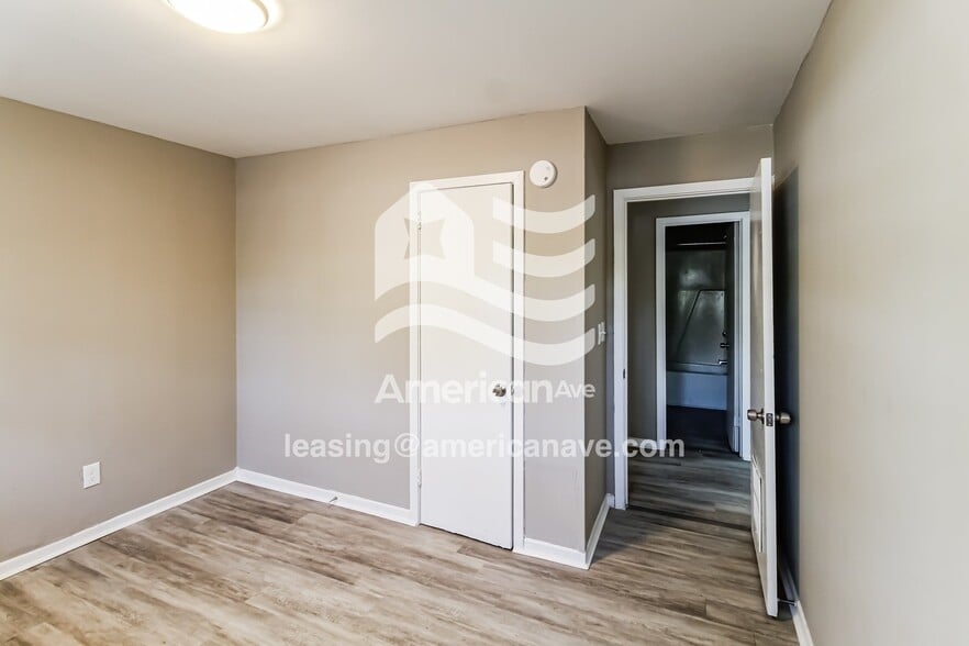 Building Photo - 1211 Laura Ave