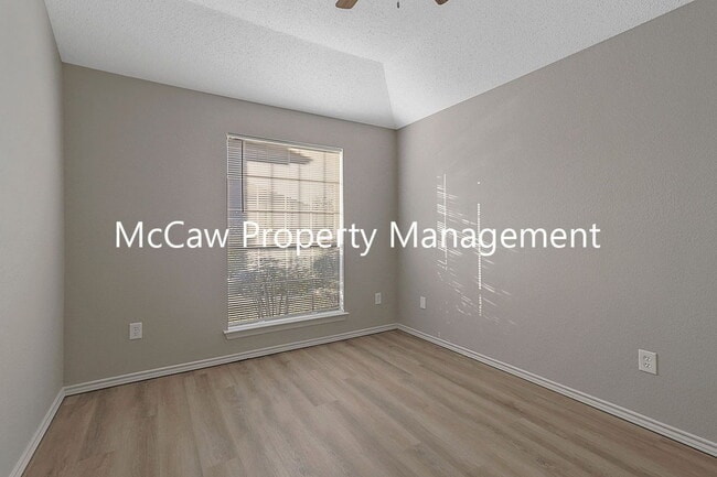 Building Photo - 1214 Mission St