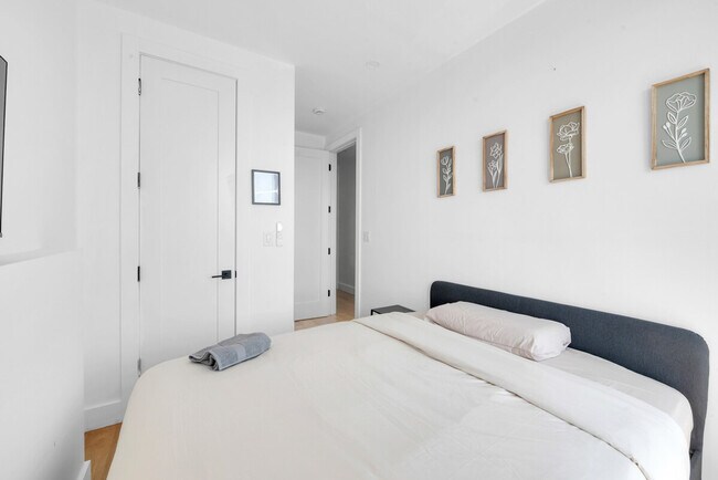 Building Photo - 217 Schaefer St