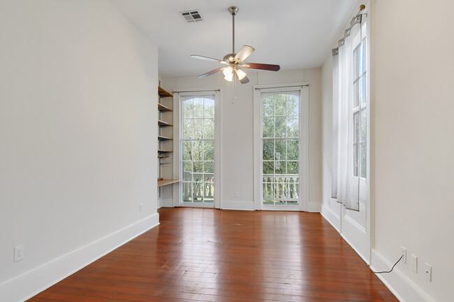 Building Photo - 2026 Baronne St
