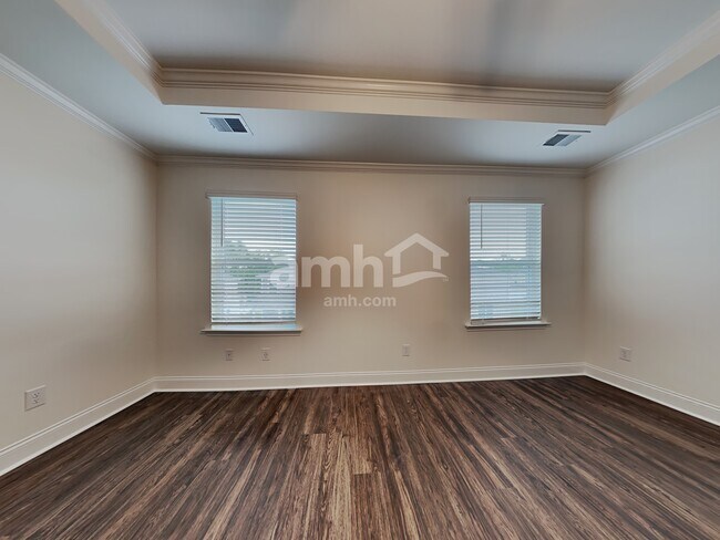 Building Photo - 116 Thatchet Dr