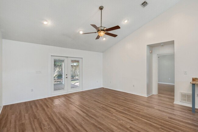 Building Photo - 2803 Wilson Ln