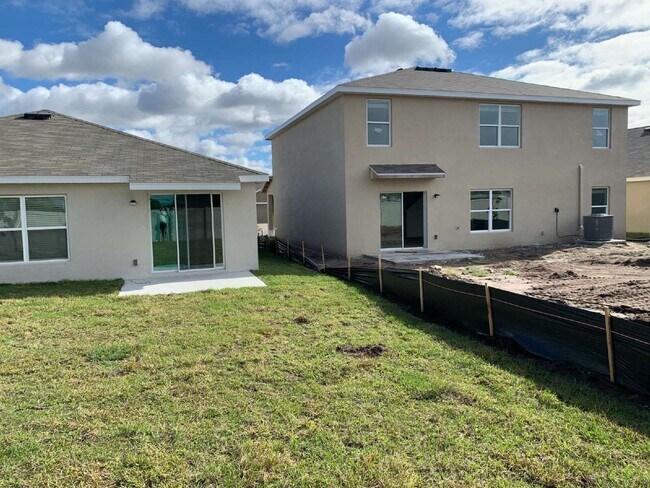 Building Photo - 16763 Parker River St