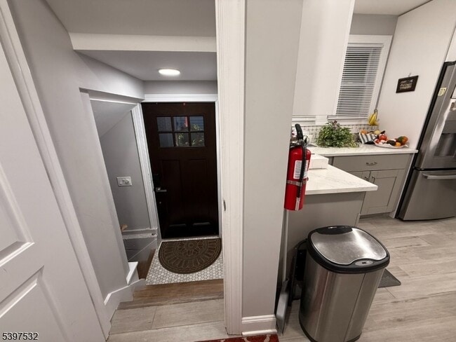 Building Photo - 20 Van Dyke Pl