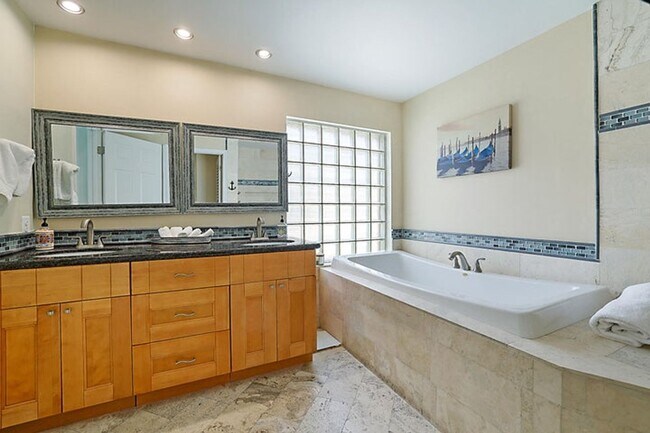 Building Photo - 18965 Adagio Dr