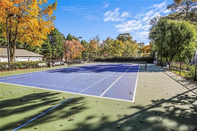 Building Photo - 1115 Summit N Dr NE