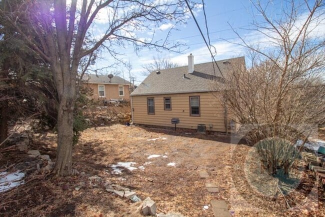 Building Photo - Newly listed 3Bd/1Ba House | Near Midtown: Modern Touches!