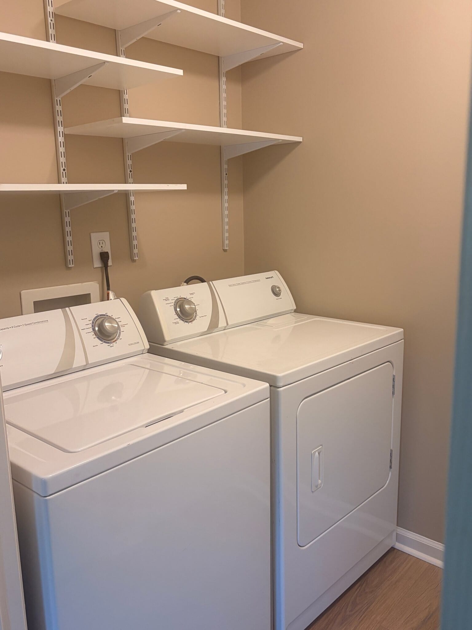 Building Photo - 631 Mill Pond Ct