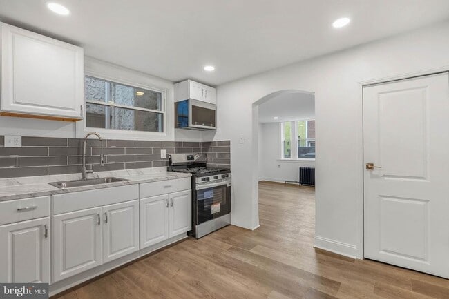 Building Photo - 1717 S 5th St