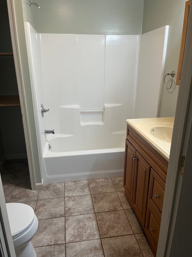 Building Photo - 3405 Sullivan Trl