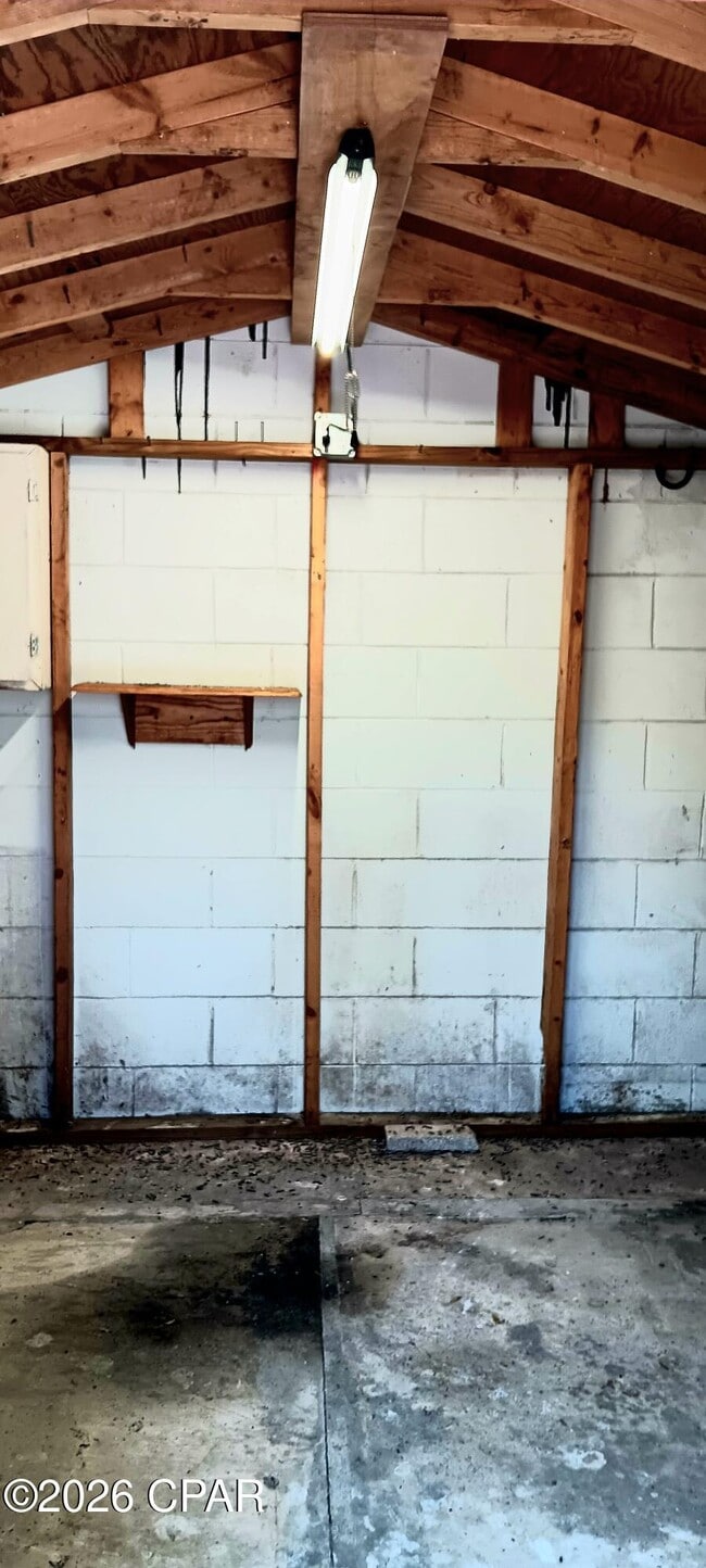 Building Photo - 648 N 9th Plaza