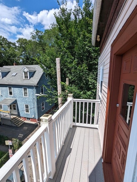 Building Photo - 2 Sacramento Pl