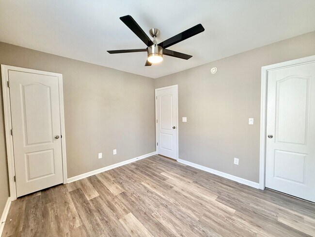 Building Photo - Newly Remodeled 4BD, 2.5BA Raleigh Home wi...