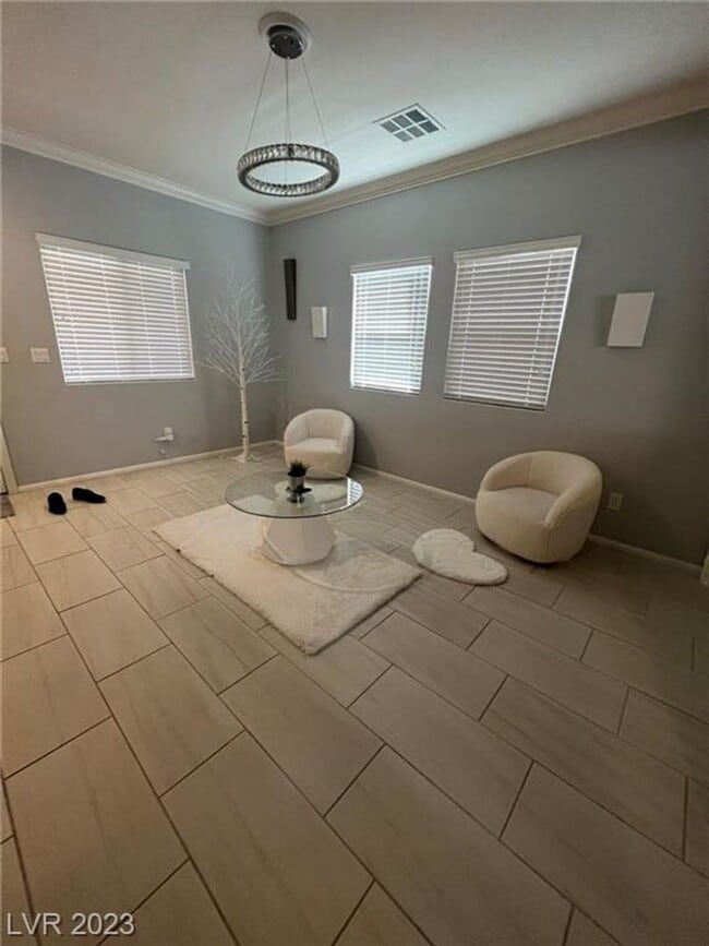 Building Photo - BEAUTIFUL HOME IMMACULATE AND READY TO MOVE-IN