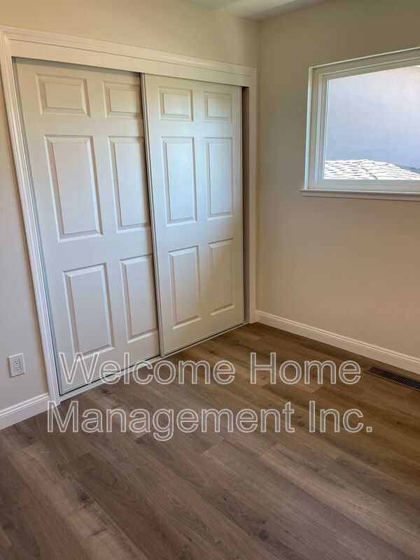 Building Photo - 16233 San Remo Dr