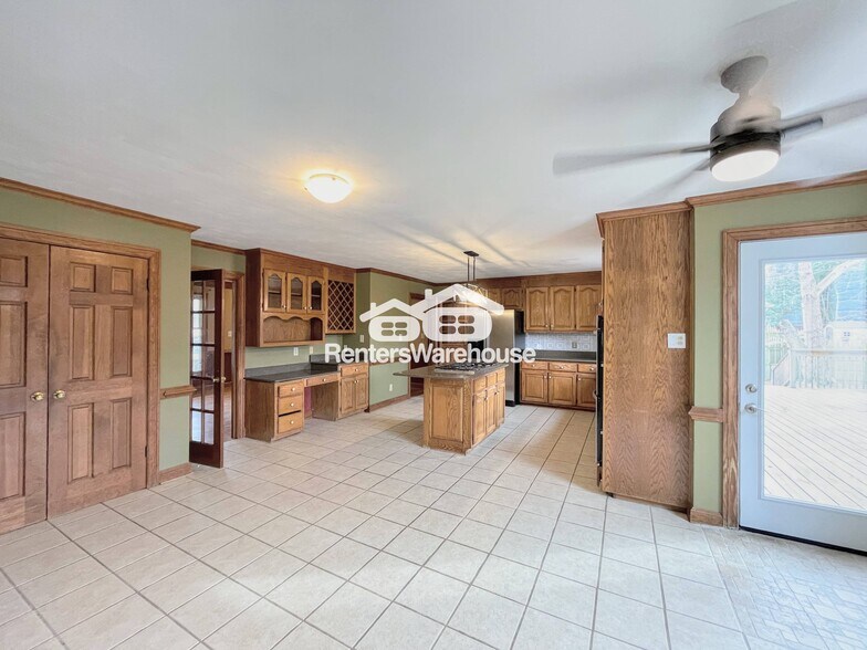 Building Photo - 344 Cedar Ln