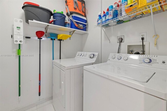 Building Photo - 18671 Collins Ave