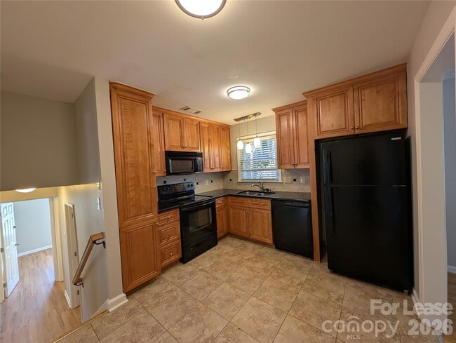 Building Photo - 3331 Donovan Pl