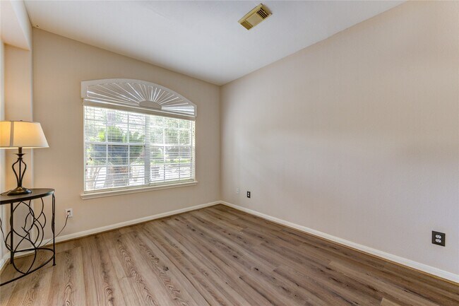 Building Photo - 1223 Oak Canyon Ln