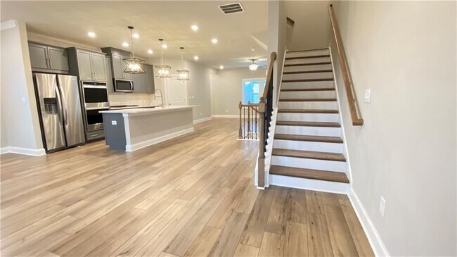 Building Photo - 1040 Knoxboro Ln
