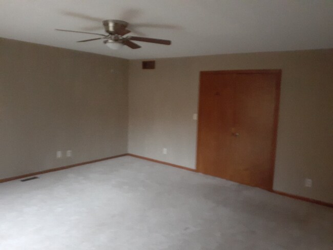 Building Photo - 10136 Fair Rd