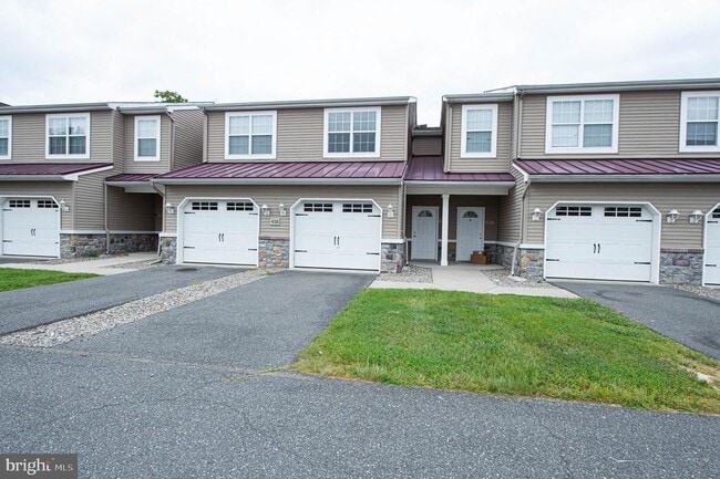 Building Photo - 438 Parkview Ct