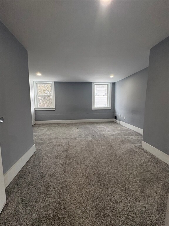 Building Photo - 77 School St