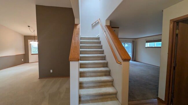 Building Photo - 17180 Sawyer St SE